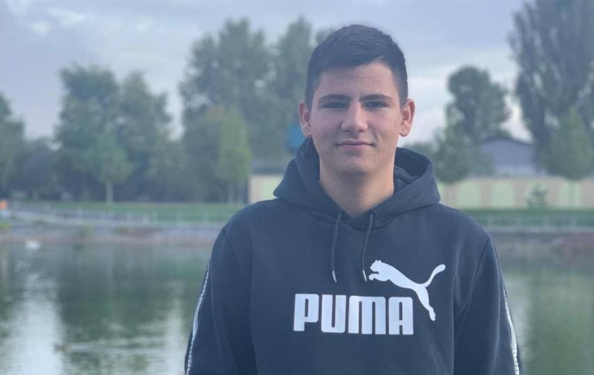 Давид Костров