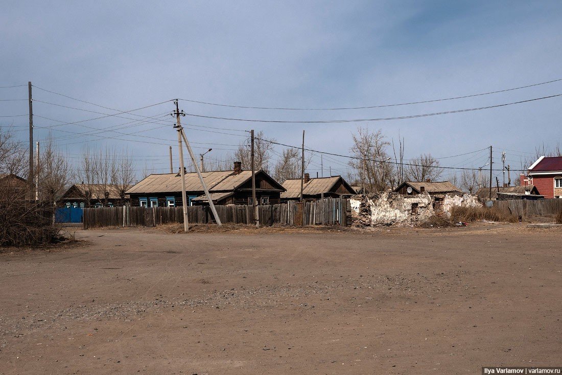 Борзя сьогодні: одразу за центральною площею міста починаються вулиця котеджів