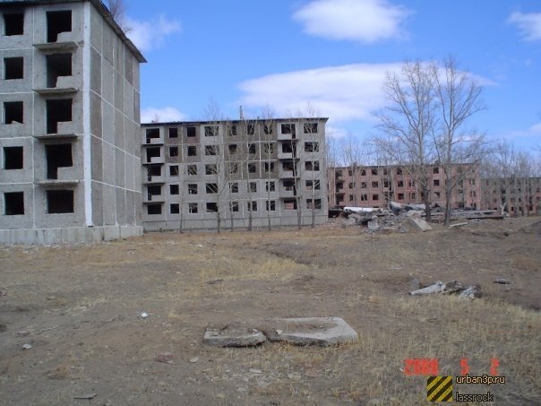 Бєзрєчна сьогодні: колись біля цих будинків були сміттєві майданчики, де взимку годувались корови