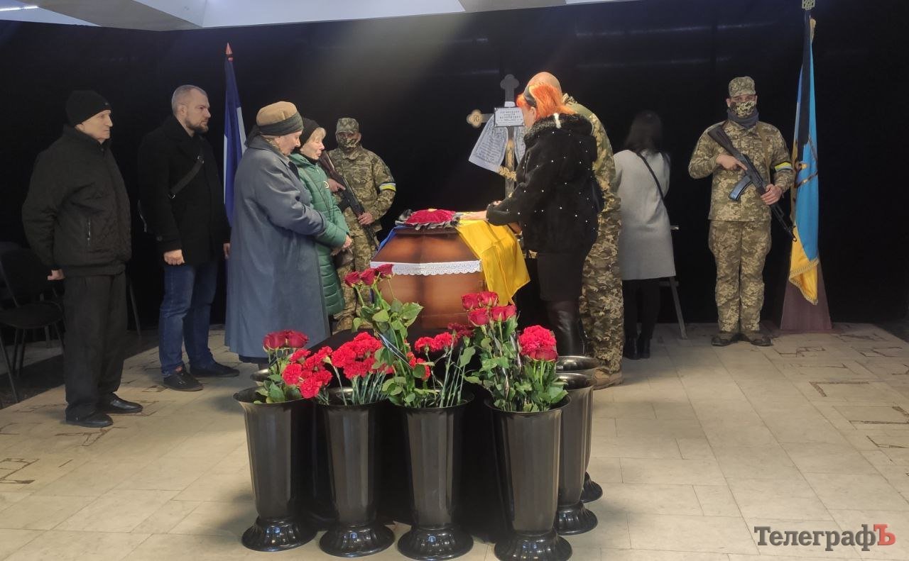 Рідні схилилися над домовиною Андрія