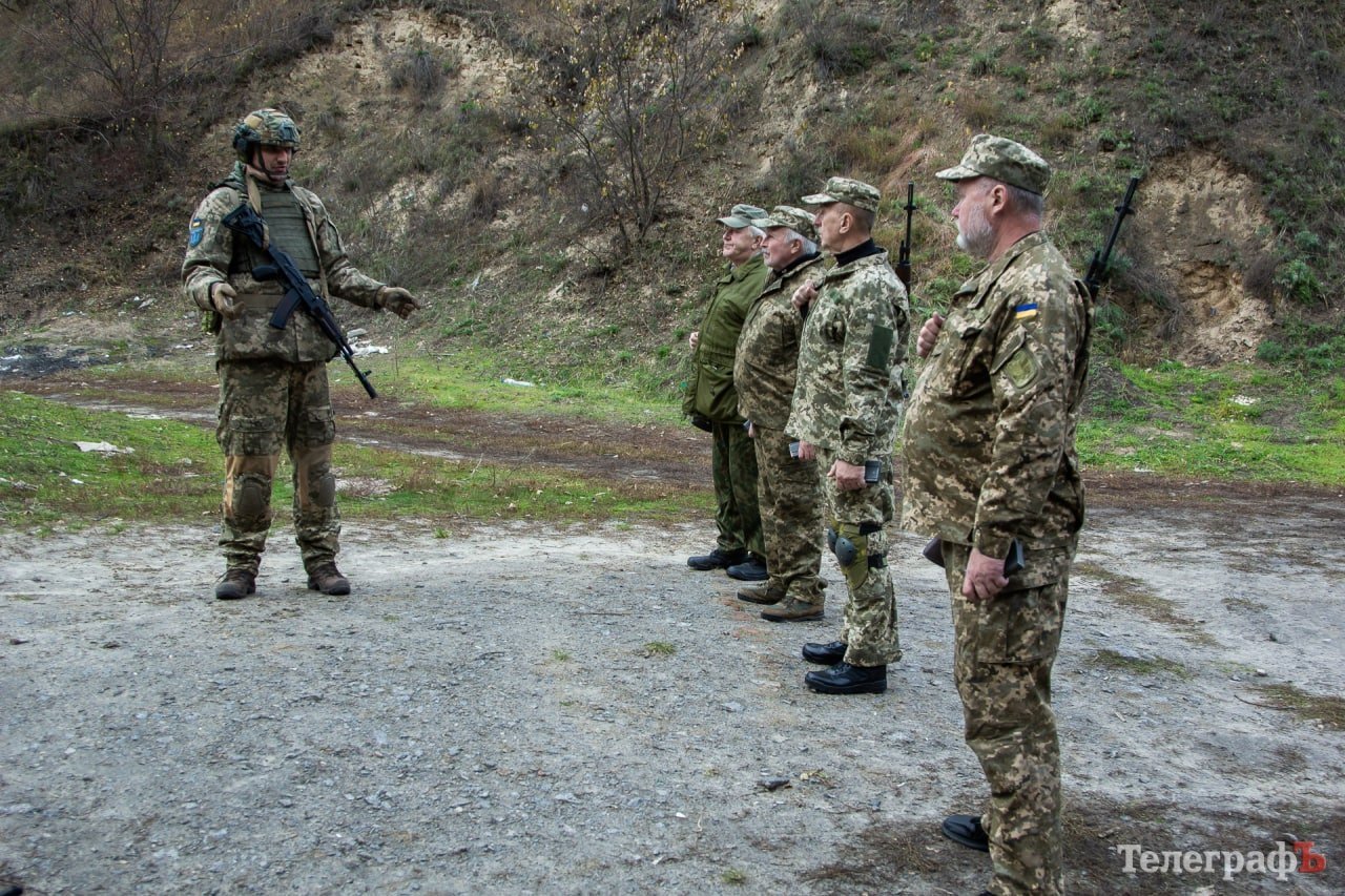 Останній інструктаж перед висуванням на вогневий рубіж