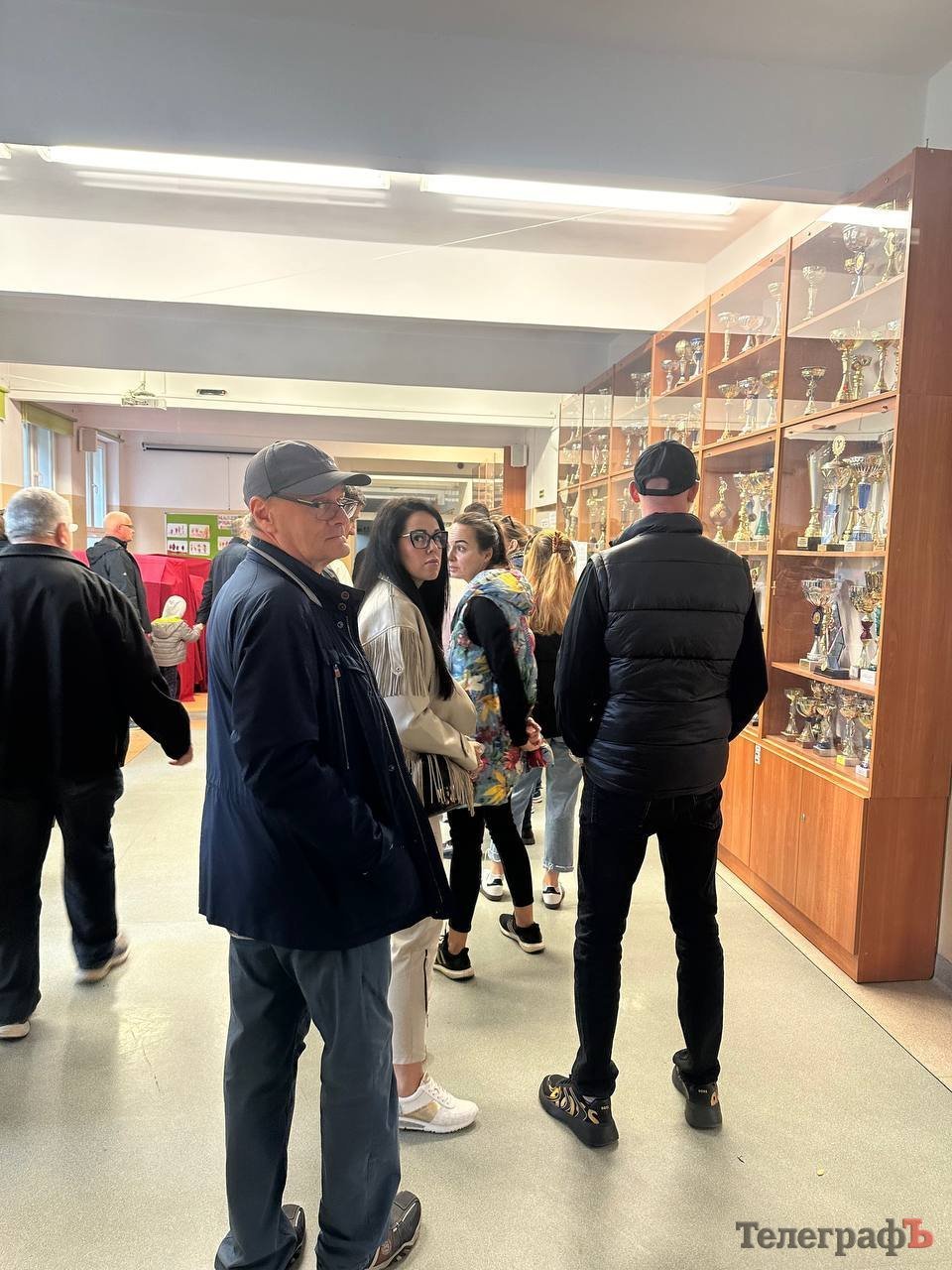 Черга на виборчій дільниці у Кракові