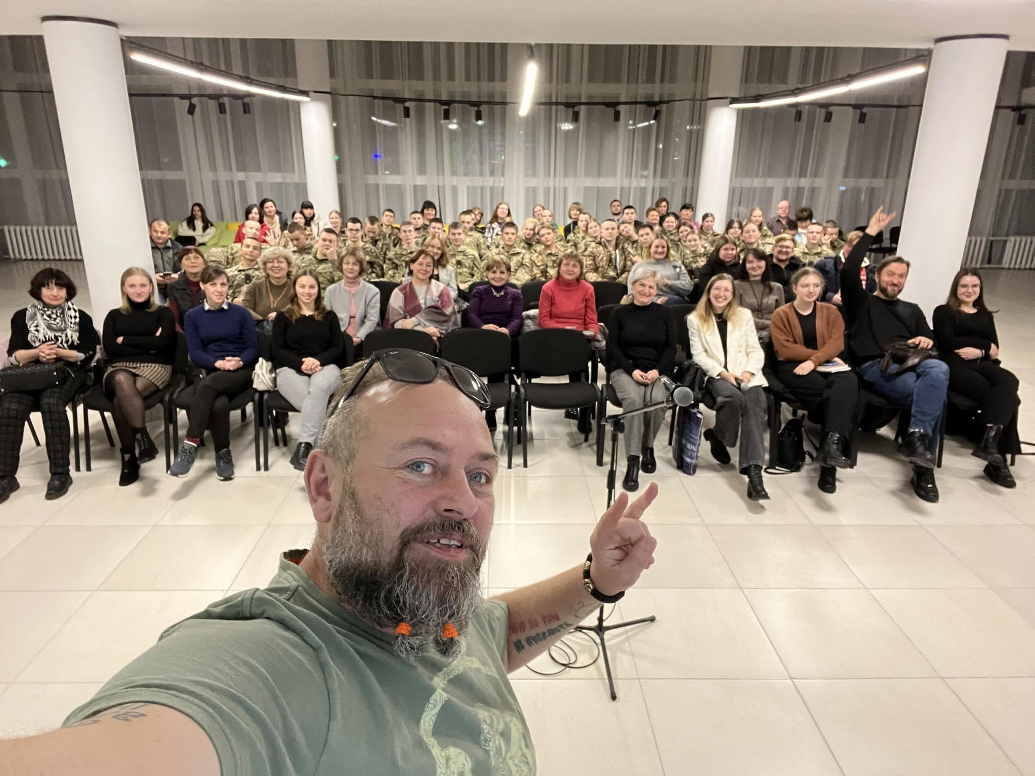 Зустріч у Звягелі: Facebook-сторінка Ruslan Gorovyi