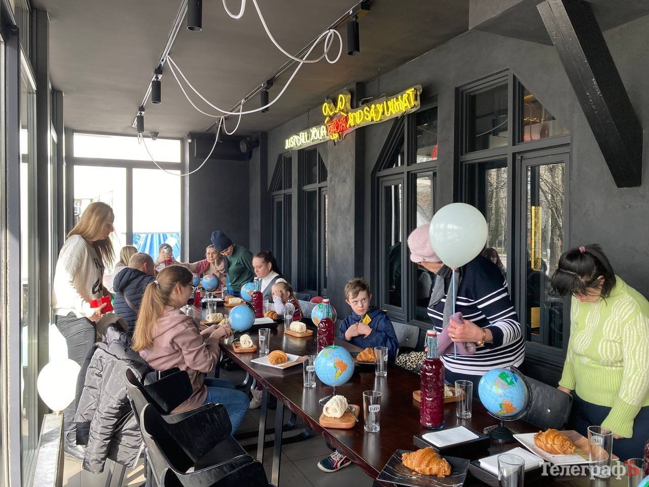 Активісти Кременчуцького міського осередку ВО «Союз осіб з інвалідністю України» влаштували чаювання для дітей з інвалідністю