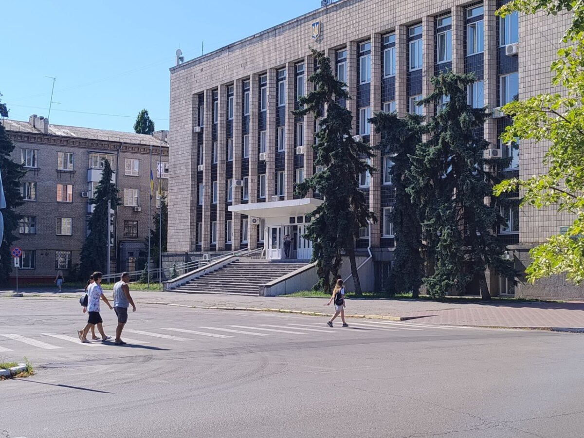 Кременчуцька райрада збереться на позачергову сесію без питання про адмінбудівлю