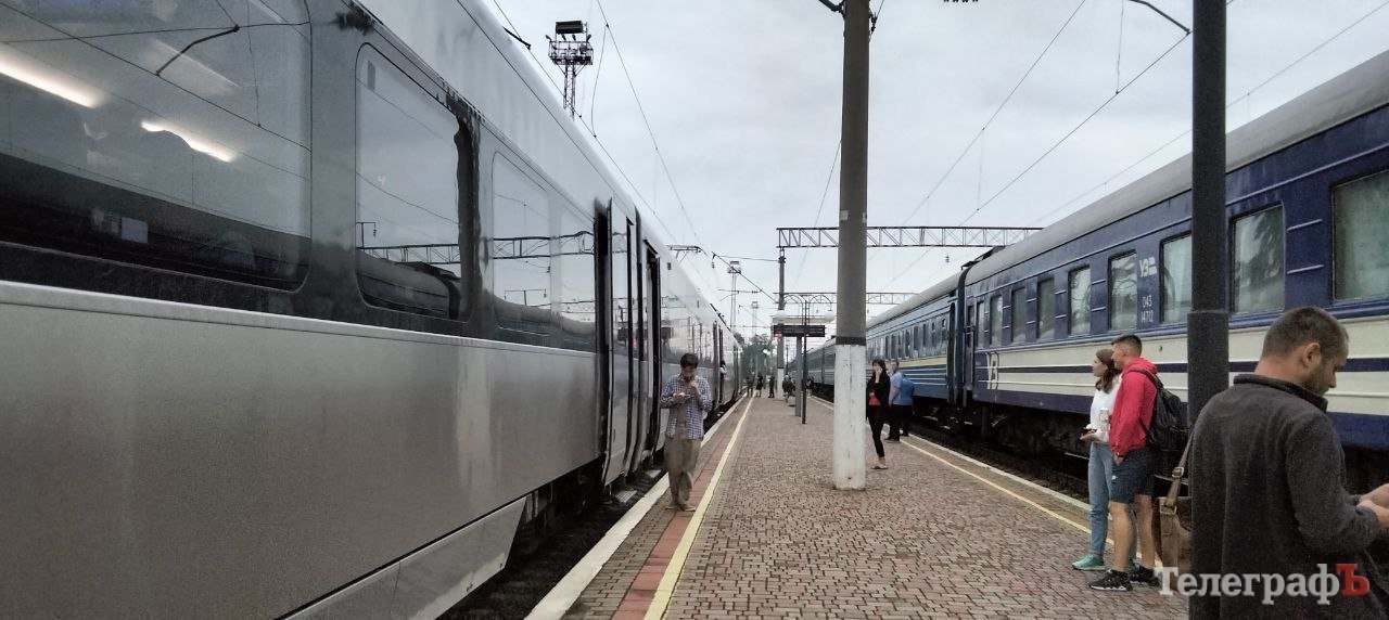 <span class="custom-bold">Відсьогодні «Укрзалізниця» призупиняє рух швидкісних поїздів до Харкова через бойові дії</span>