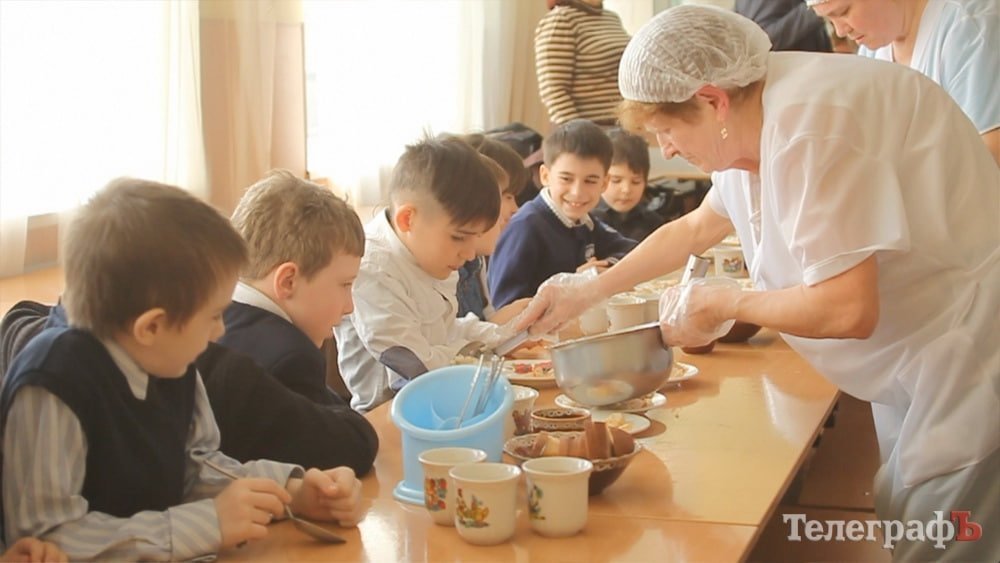 Для гарячого харчування всіх школярів у Кременчуці бракує 70 кухарів