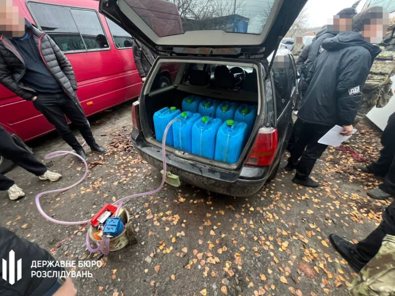 Суд продовжив обов’язки підозрюваному у справі про розкрадання дизпалива з військової частини на Полтавщині
