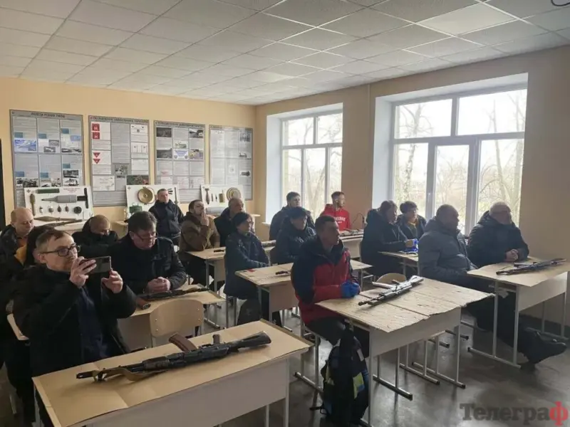 Державна служба для чоловіків стане доступною лише після проходження військової служби