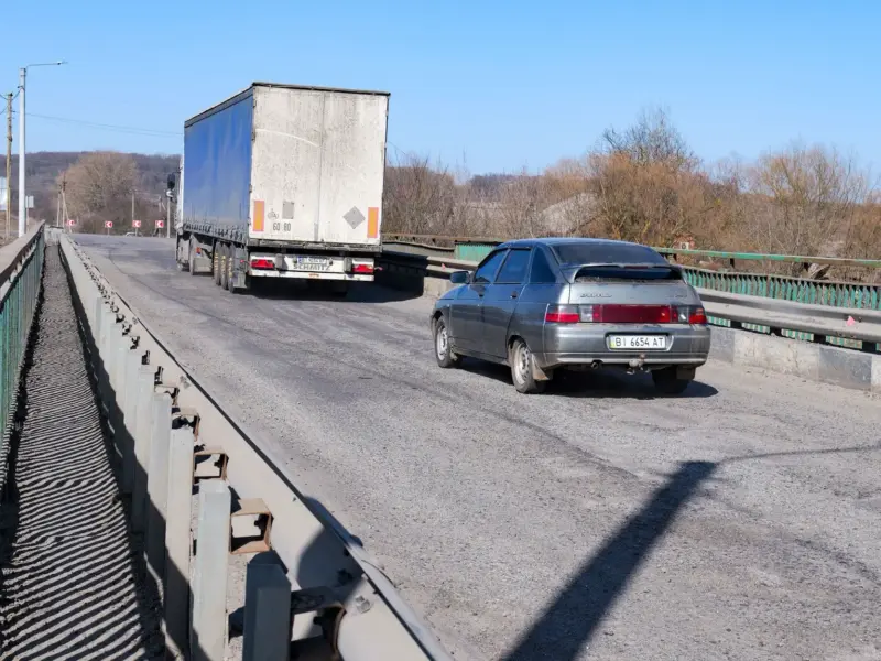 На трасі Кременчук – Полтава зведуть тимчасовий міст