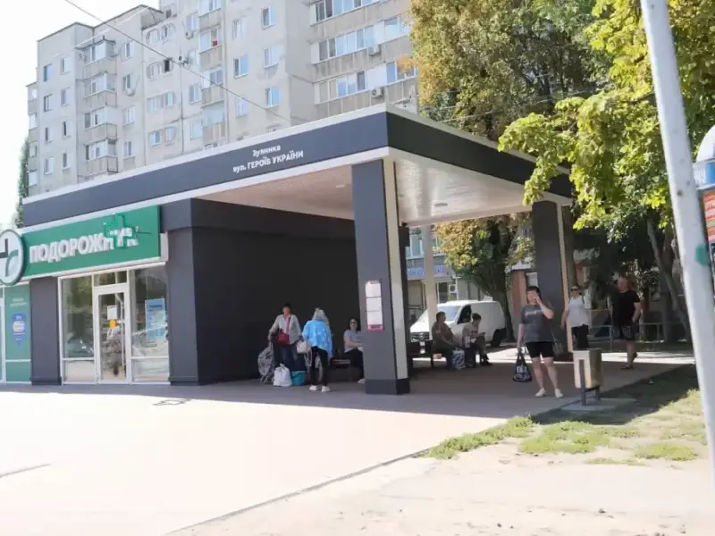 <span class="custom-bold">Компанії депутата Кременчуцької міськради можуть передати землю під зупинкою майже на пів століття</span>