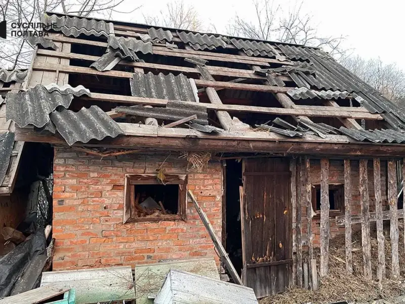 У Полтавському районі уламки ракети пошкодили будинки