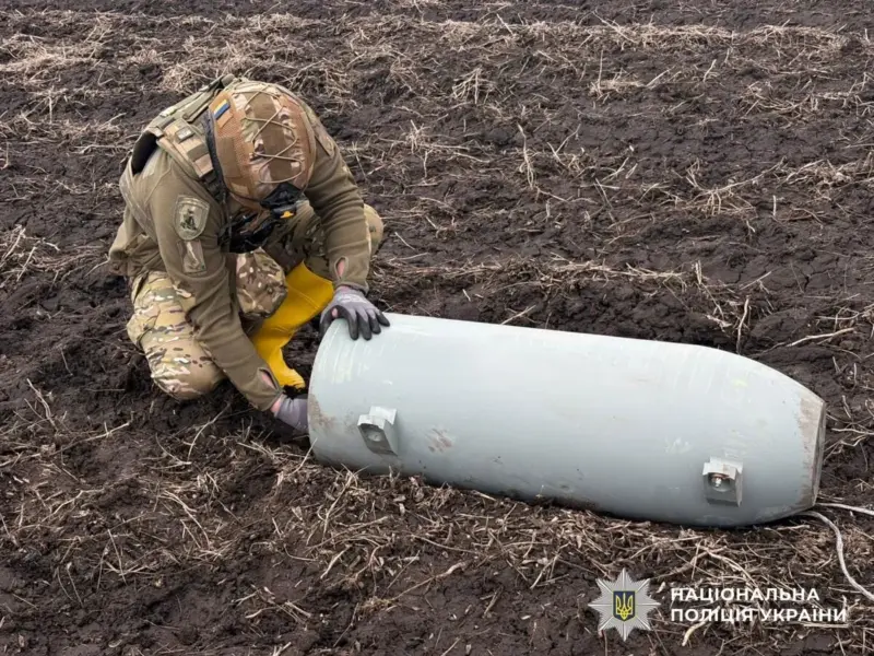На Полтавщині вибухотехніки поліції знешкодили нерозірвані бойові частини російських ракет Х-101