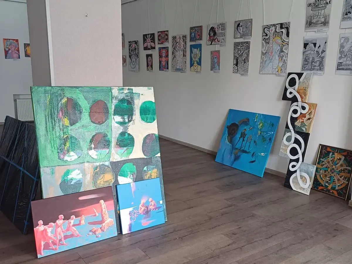 У Кременчуці сьогодні відкриють міжнародну виставку «Трансформації»