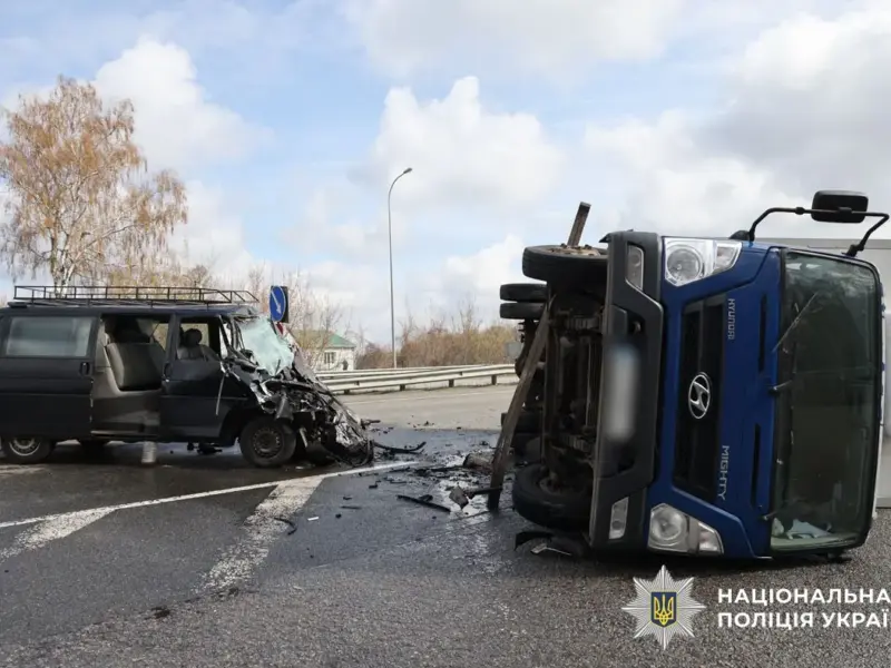 <span class="custom-bold">На Полтавщині сталась смертельна ДТП: помер водій мікроавтобуса</span>