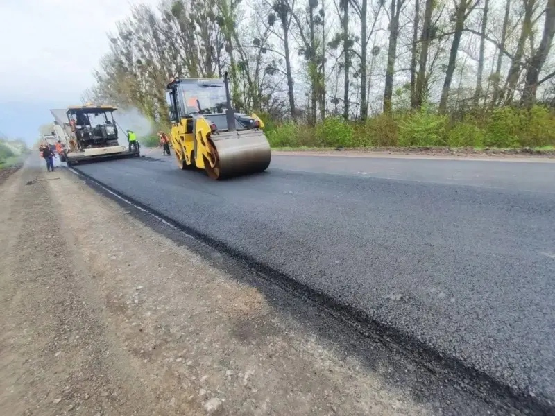 На Полтавщині триває ремонт доріг державного та місцевого значення: де проводять роботи