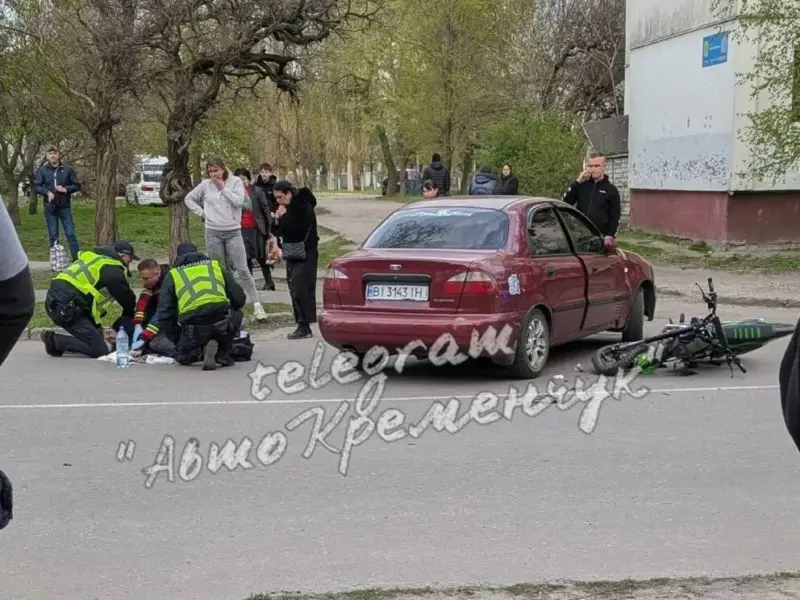 У Кременчуці на Раківці сталася ДТП з мотоциклістом: він у тяжкому стані