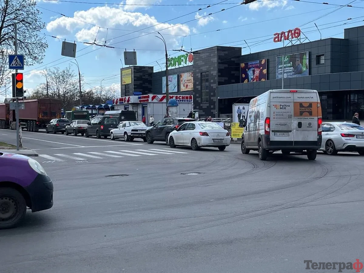 Центр стоїть: на Крюківському мосту в Кременчуці розпочалися ремонтні роботи