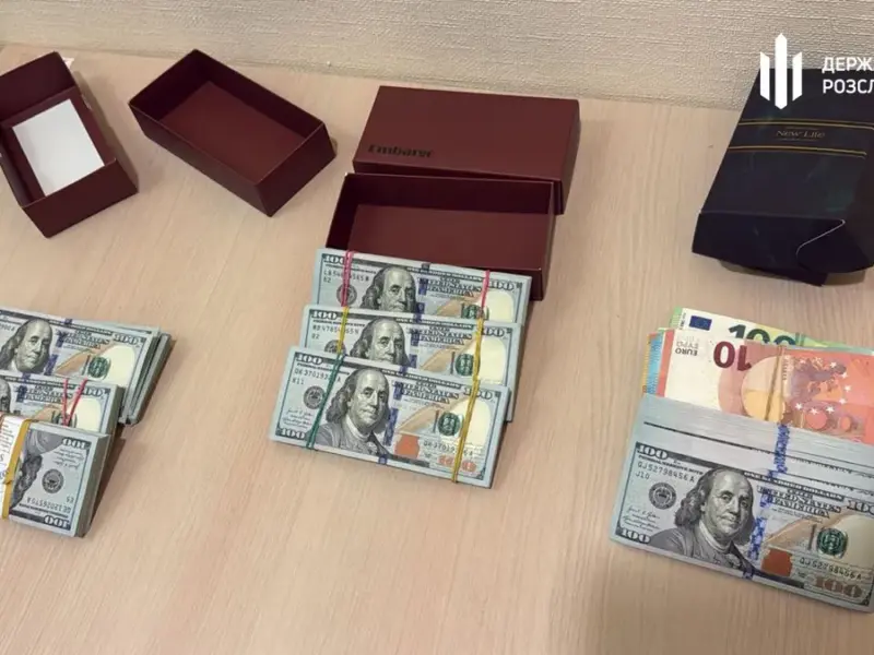 <span class="custom-bold">На Полтавщині фермер заплатив 70 тисяч за «дозвіл» працювати — тепер його судитимуть</span> <img src="https://www.telegraf.in.ua/wp-content/uploads/2026/03/gallery.svg" alt="" class="feed-icon" style="width: 20px; height: 20px; vertical-align: middle;" /> <img src="https://www.telegraf.in.ua/wp-content/uploads/2026/03/video.svg" alt="" class="feed-icon" style="width: 20px; height: 20px; vertical-align: middle;" />