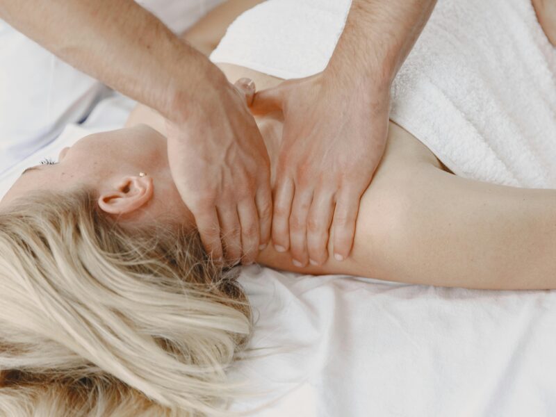 Як шийний відділ хребта впливає на тиск, серце та самопочуття <span class="spec-label">Новини компаній</span>