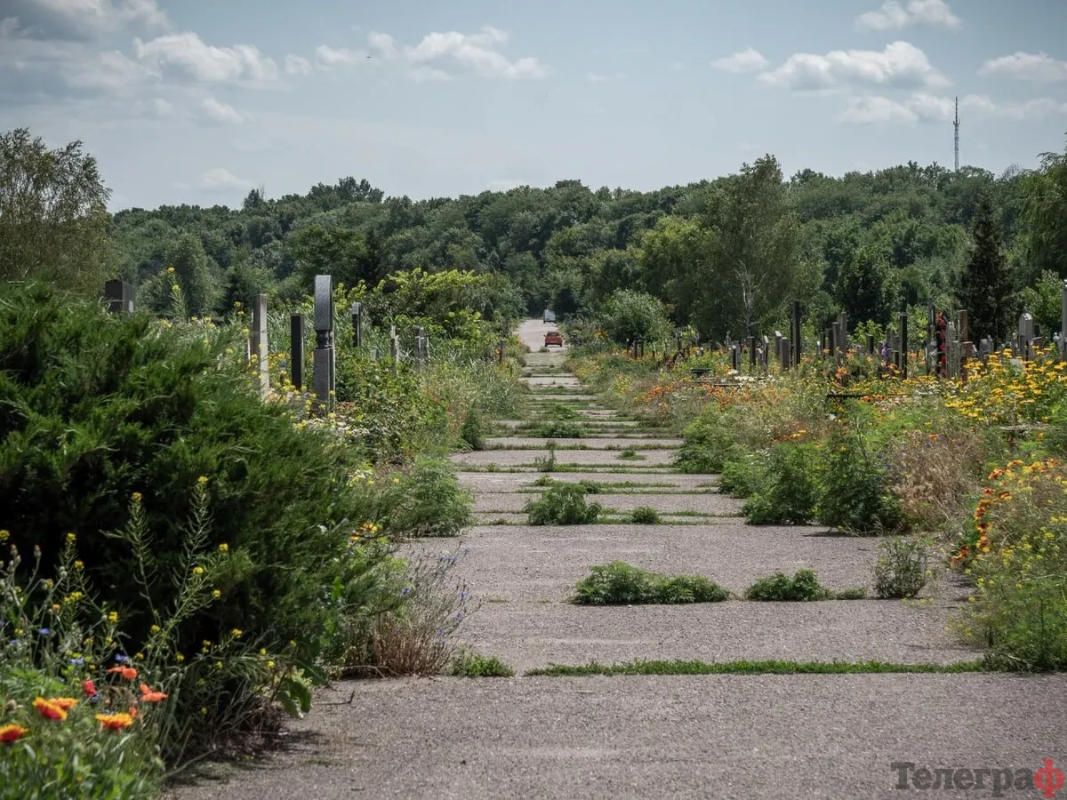 На поминальні дні на Свіштовському кладовищі запустять безкоштовний транспорт