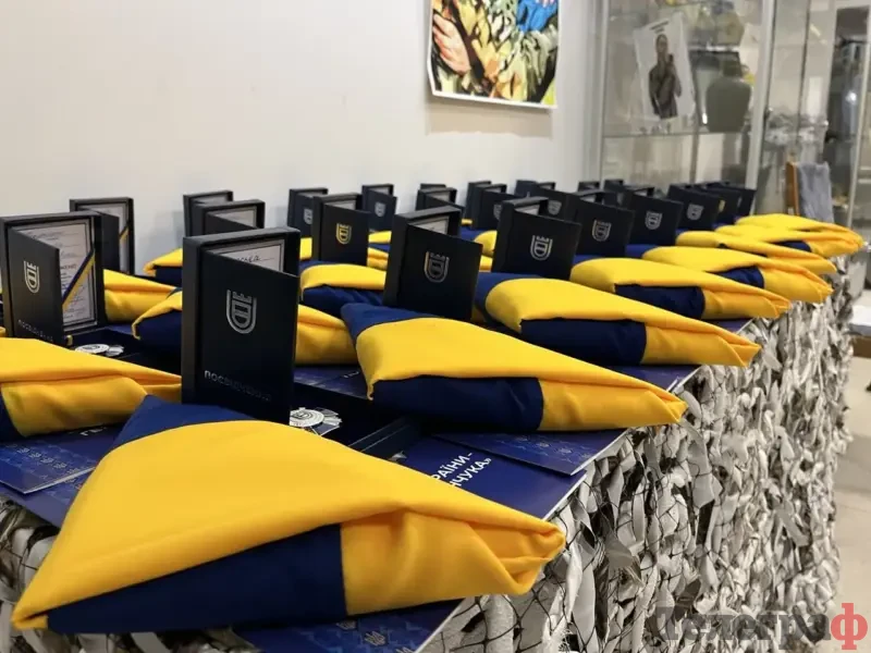 <span class="custom-bold">У Кременчуці родинам 24 полеглих воїнів вручили нагороди «Захисник України — герой Кременчука» </span> <img src="https://www.telegraf.in.ua/wp-content/uploads/2026/03/gallery.svg" alt="" class="feed-icon" style="width: 20px; height: 20px; vertical-align: middle;" />