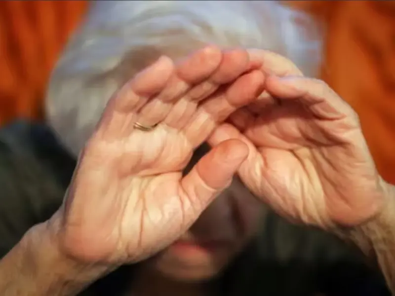 У Полтаві судили чоловіка, який роками знущався з власної матері