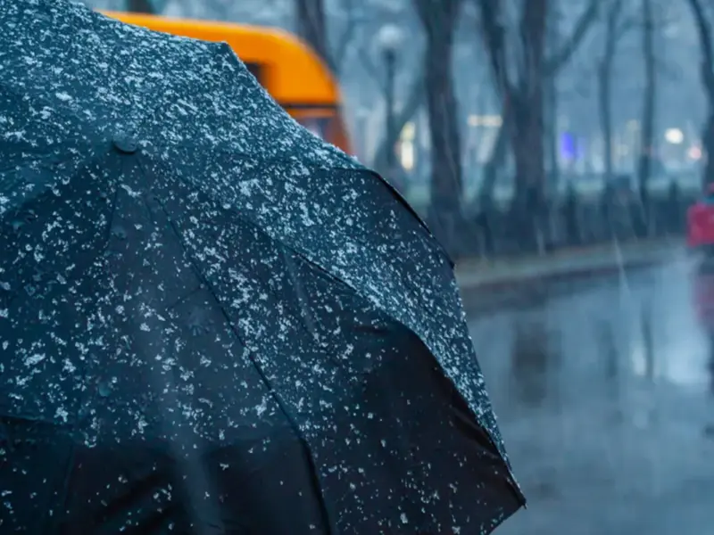 Заморозки та мокрий сніг атакуватимуть Полтавщину: прогноз погоди на тиждень