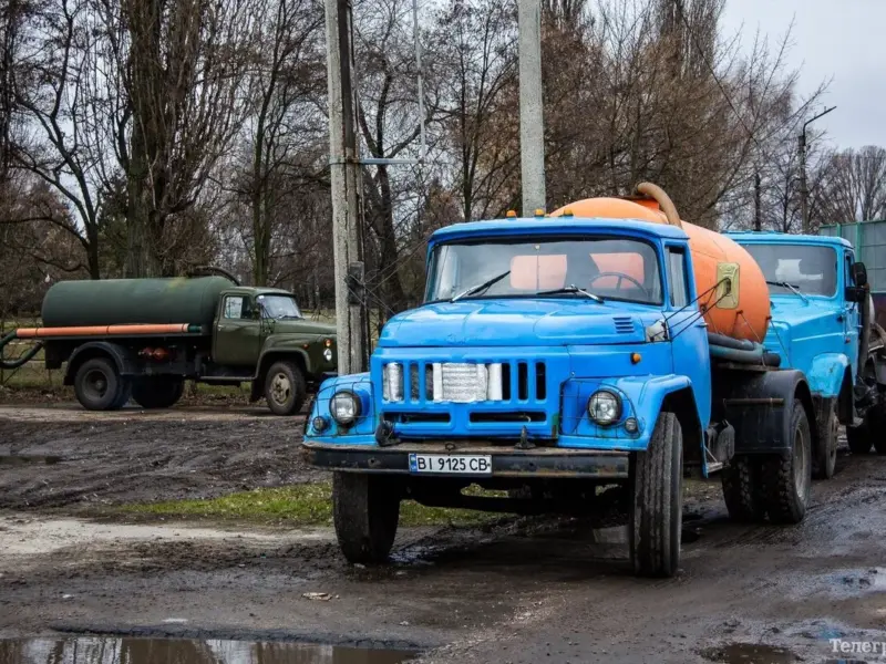 У Полтаві асенізатори знову приїхали на протест під облраду <img src="https://www.telegraf.in.ua/wp-content/uploads/2026/03/video.svg" alt="" class="feed-icon" style="width: 20px; height: 20px; vertical-align: middle;" />