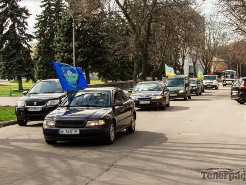 У Полтаві проходить автопробіг на честь загиблих захисників <img src="https://www.telegraf.in.ua/wp-content/uploads/2026/03/video.svg" alt="" class="feed-icon" style="width: 20px; height: 20px; vertical-align: middle;" />