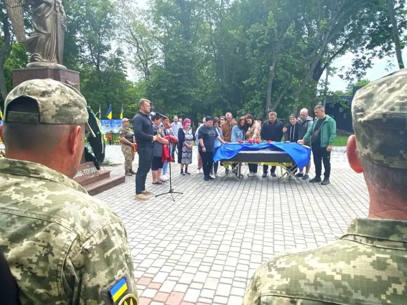 У Глобиному попрощалися із полеглим на війні сержантом Геннадієм Барикіним