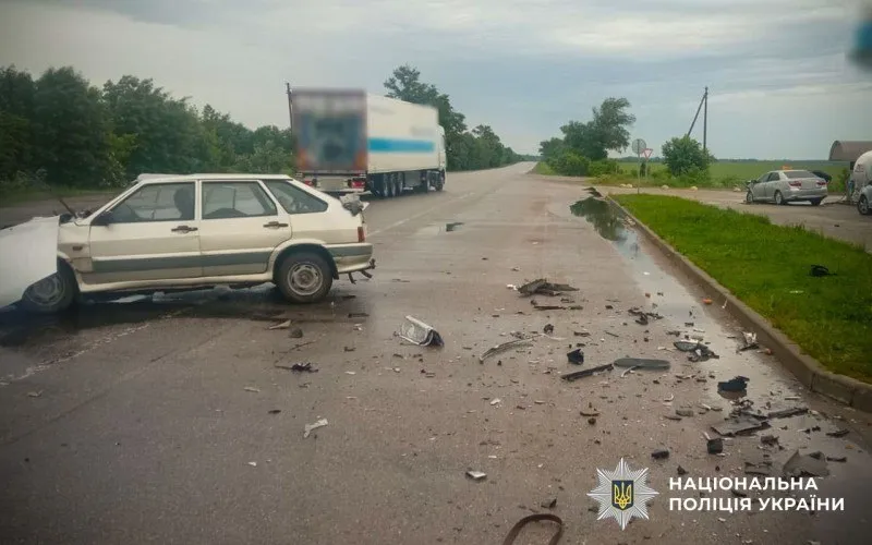 Поблизу Бутенок у ДТП з ВАЗом і Toyota травмувалися троє людей