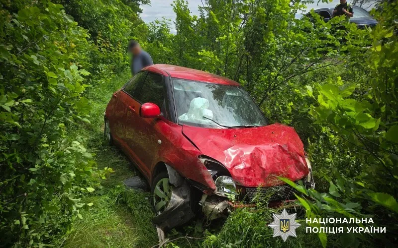 Поблизу Підгорівки Suzuki перекинувся після зіткнення з Mazda: дві жінки травмовані