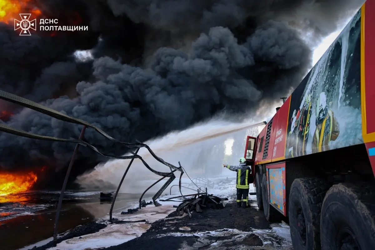 У Миргородському районі після атаки дронів пошкоджені резервуари з нафтопродуктами