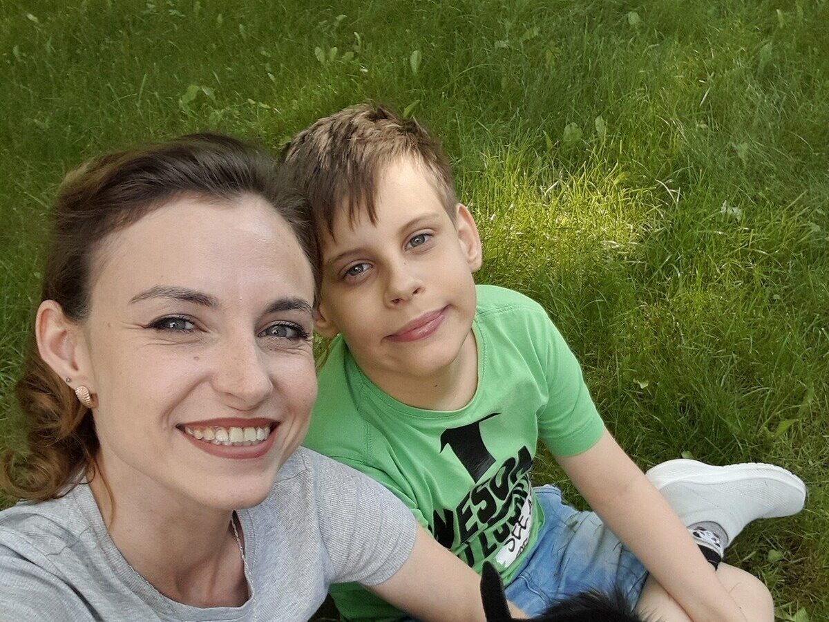«Суспільство має звикати», — переселенка з Маріуполя про аутизм, осуд і право дитини бути серед людей