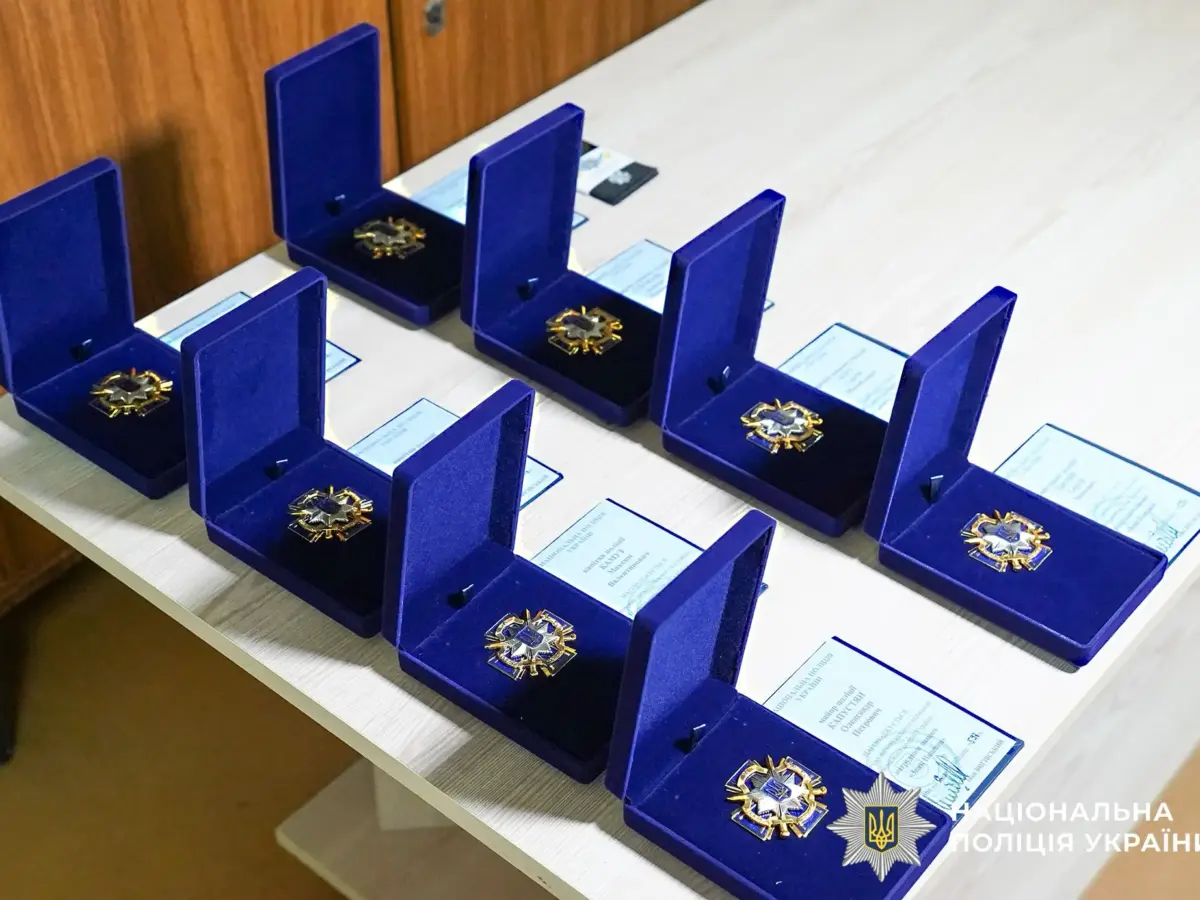 Голова Нацполіції відвідав поранених поліціянтів на Полтавщині та вручив нагороди