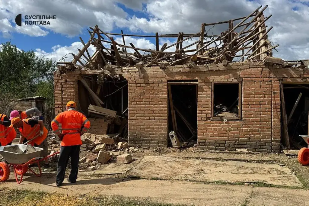 У Полтавській громаді після атаки дронів пошкоджені 14 будинків
