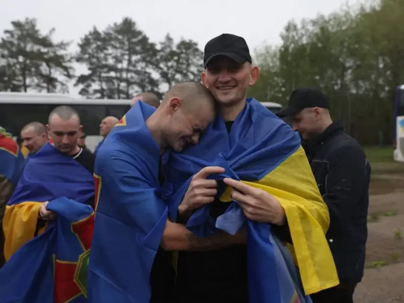<span class="custom-bold">З полону повернулися 205 українців: серед них гвардійці та прикордонники</span>