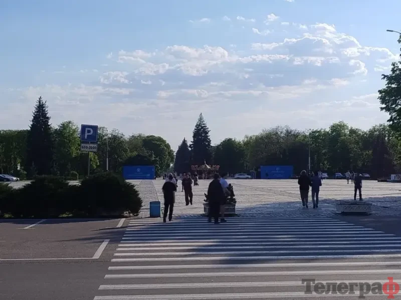 Недобудови на площі Перемоги сховали за банерами <img src="https://www.telegraf.in.ua/wp-content/uploads/2026/03/gallery.svg" alt="" class="feed-icon" style="width: 20px; height: 20px; vertical-align: middle;" />