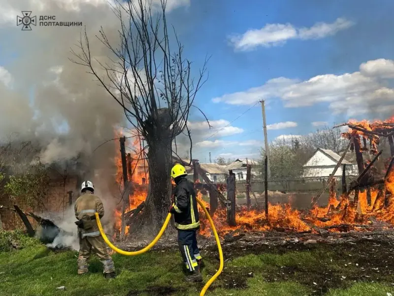 За минулу добу на Полтавщині сталося 11 пожеж: вночі на Кременчуччині згорів сінник