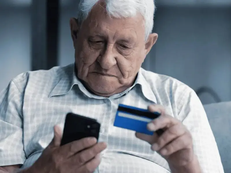 Українців попереджають про шахрайські повідомлення про «доплати до пенсії»