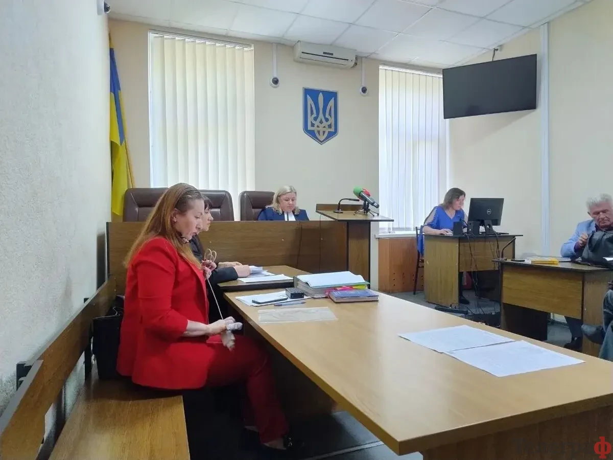 Суд у справі загиблої від падіння дерева у дитсадку дитини розпочали фактично спочатку