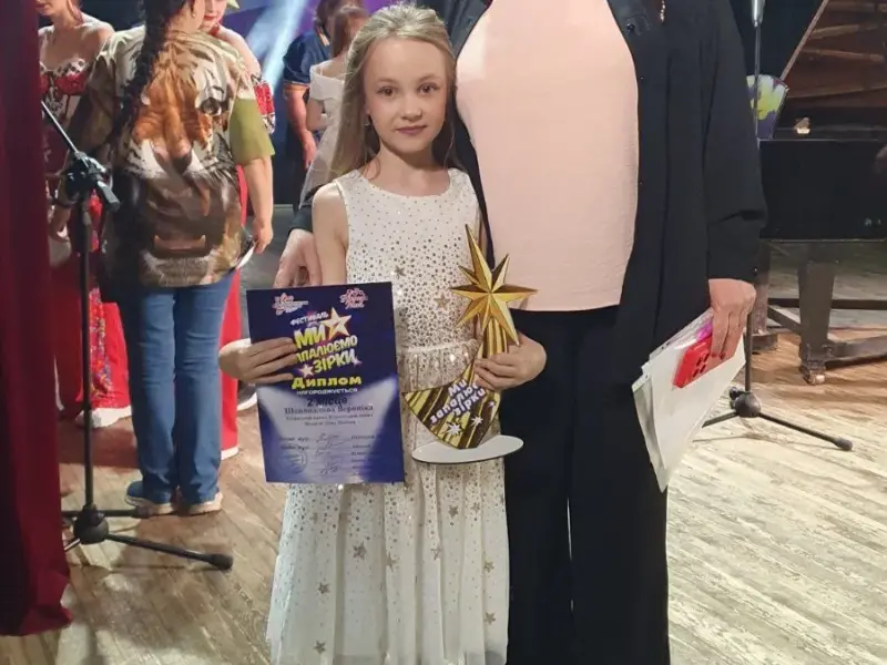 Юна «зірка» з Кременчука Ніка Шаповалова заспівала пісню Пономарьова на всеукраїнському фестивалі <img src="https://www.telegraf.in.ua/wp-content/uploads/2026/03/video.svg" alt="" class="feed-icon" style="width: 20px; height: 20px; vertical-align: middle;" />