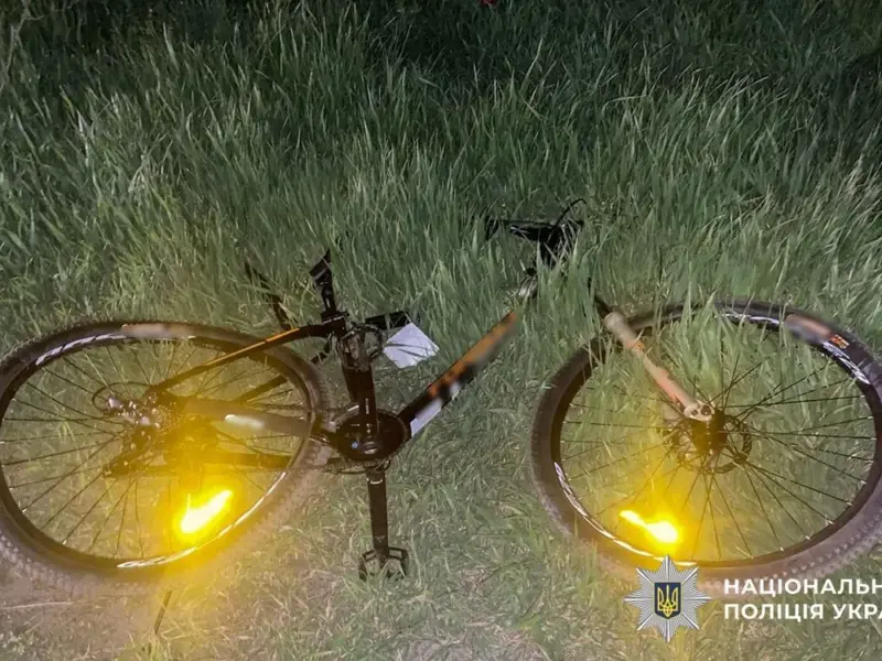 У Полтаві автівка збила малолітню велосипедистку – дитину госпіталізували