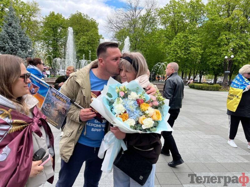«Я дочекалася сина!» – мати звільненого з полону Оксана Карабутова розповіла про важливість проведення акцій <img src="https://www.telegraf.in.ua/wp-content/uploads/2026/03/video.svg" alt="" class="feed-icon" style="width: 20px; height: 20px; vertical-align: middle;" />