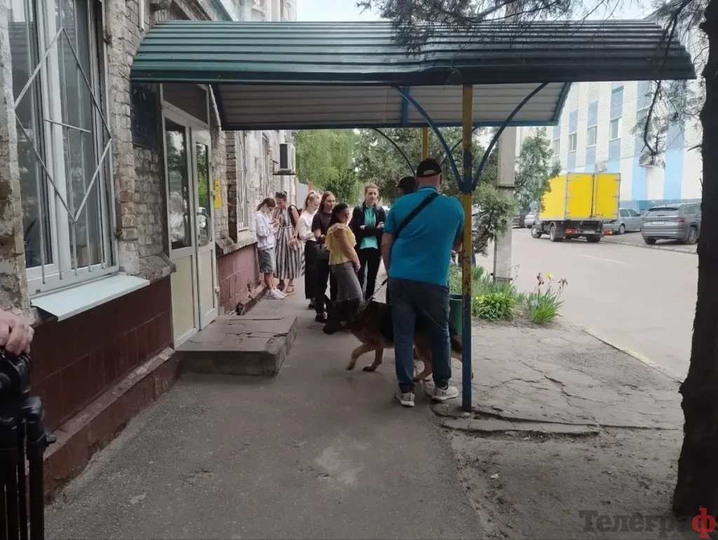 26 травня у Кременчуці евакуювали людей із Кременчуцького районного суду після повідомлення про замінування