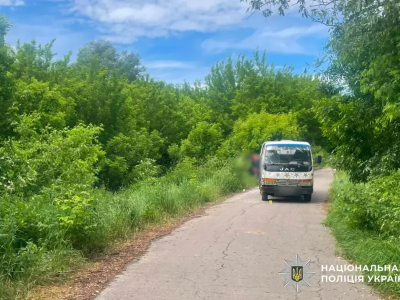 На Полтавщині зіткнулися електроскутер і вантажівка: травмувався 33-річний чоловік