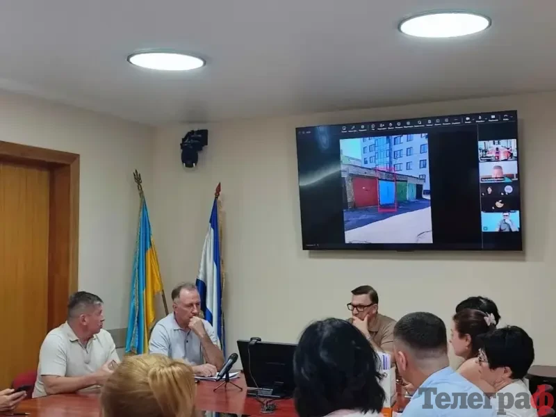 У Кременчуці розшукують власників 15 гаражів, що знаходяться у центрі міста