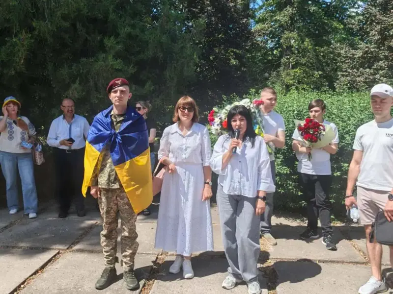 Після майже чотирьох років полону до Лубен повернувся військовий Ростислав Кравченко