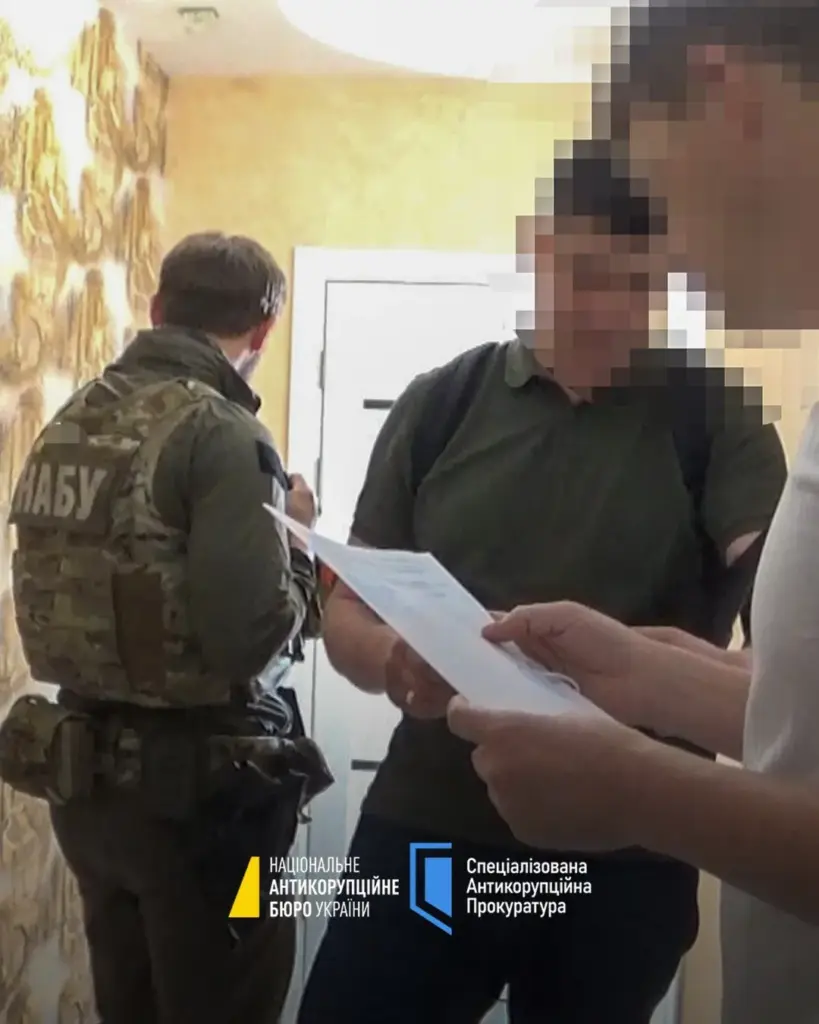 НАБУ викрило схему «відкатів» на ремонті доріг у Полтаві